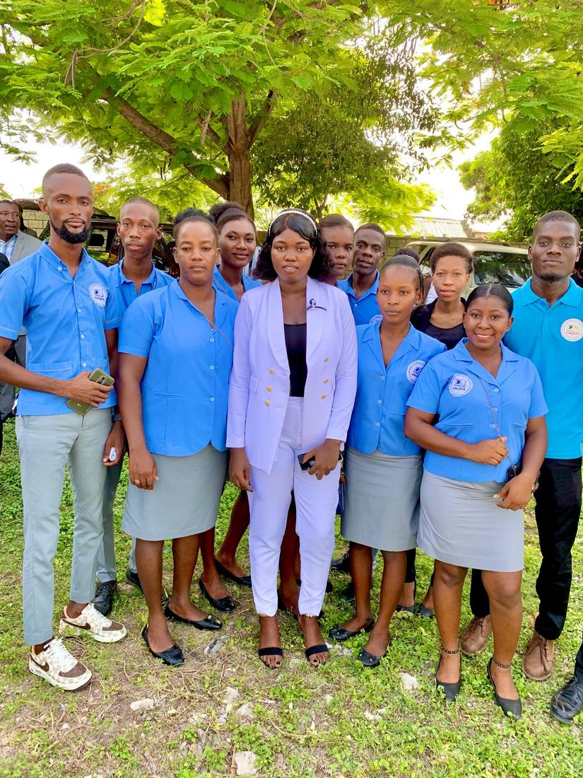 Groupe d'étudiants de l'ENIJEPS